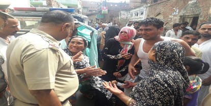 Again the bloody struggle in Muzaffarnagar, one shot, top officer posted