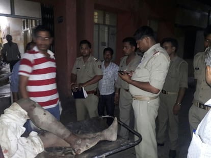 road accident in kasganj late night, one died