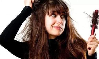 This effective garlic paste remedy not only improve hair growth but also darkens gray hair 