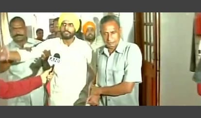 two visitors threw paper missiles in the Delhi Assembly,gets one-month prison term 