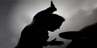 pregnant woman beaten miscarriage foetus of seven month 