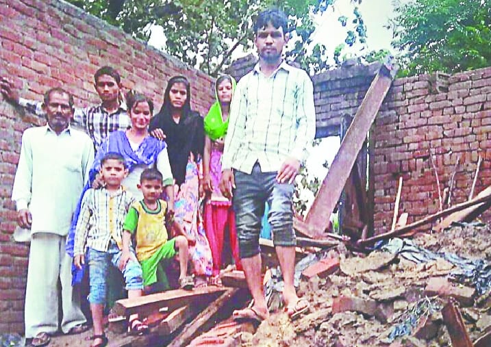 Two houses collapsed in rain, homeless