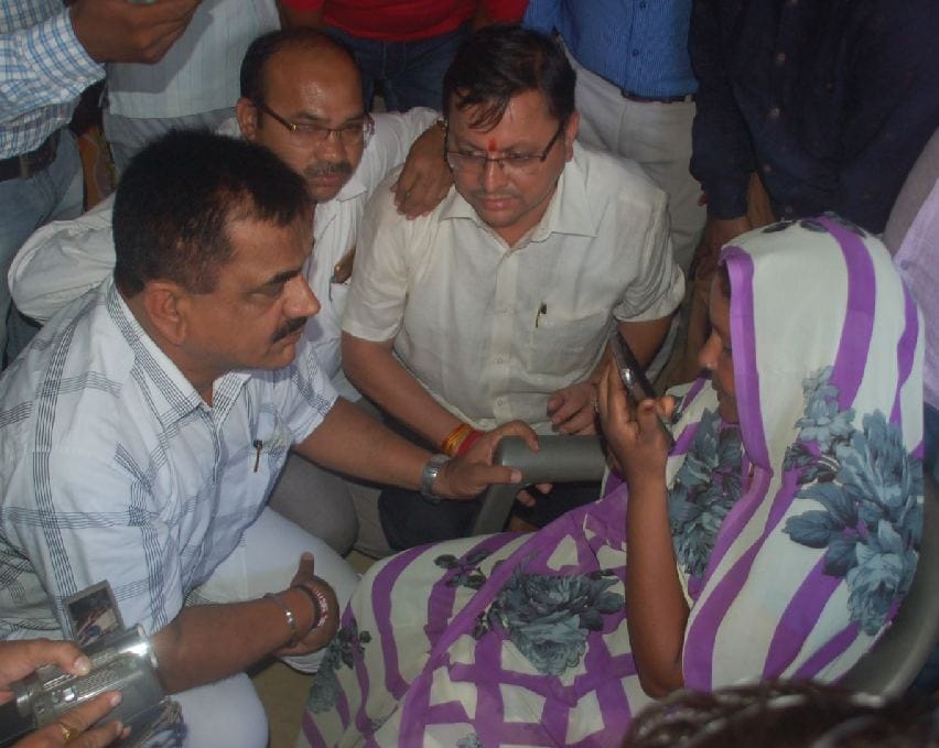 five lakh Compensation to dead farmer wife in uttarakhand