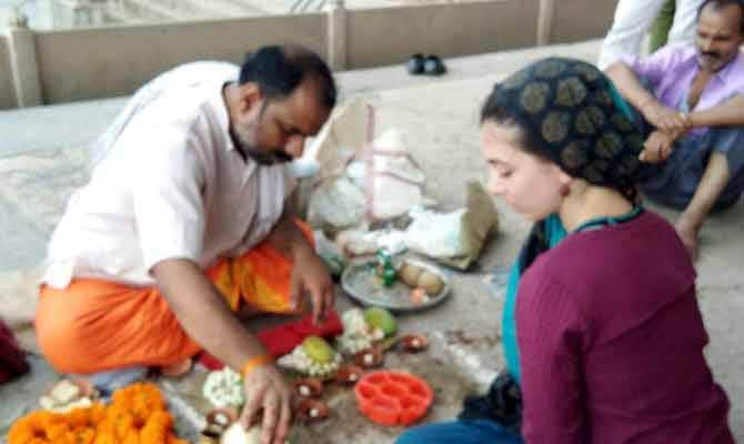 italian mother reach varanasi for son last funeral