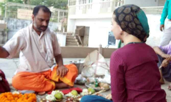italian mother reach varanasi for son last funeral