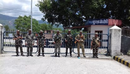 Bomb found in election centers of nepal 