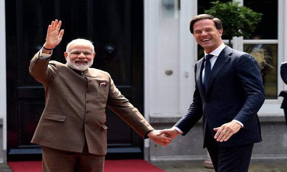 netherland's pm mark rutte gave bicycle to pm modi