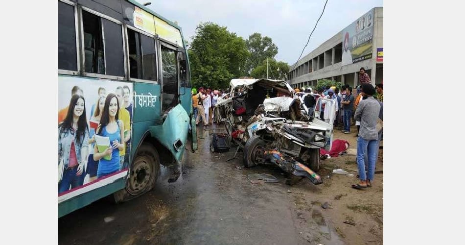 muktsar bus and cruiser accident, five killed