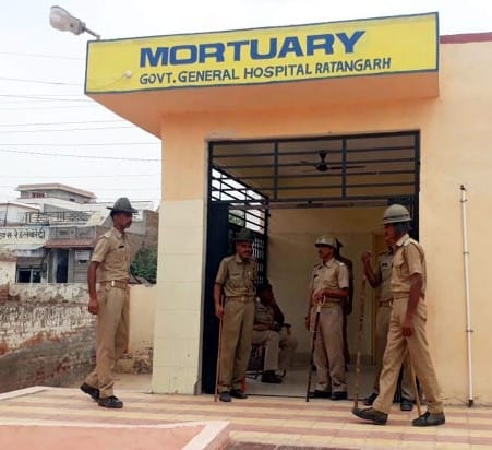 police gave the notice to gangster anandpal family 