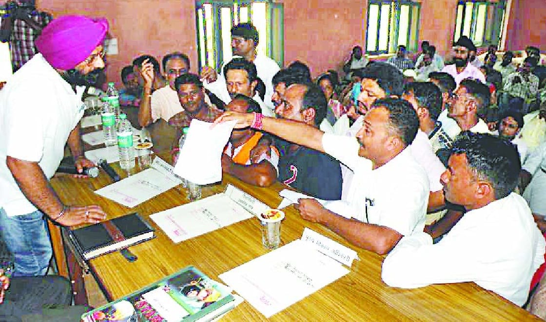  Village heads, BDC members boycott meeting