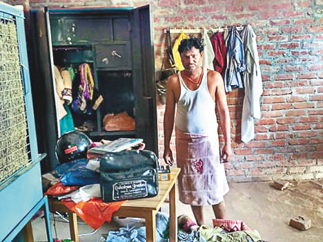 Three houses locked in one night, millions of theft