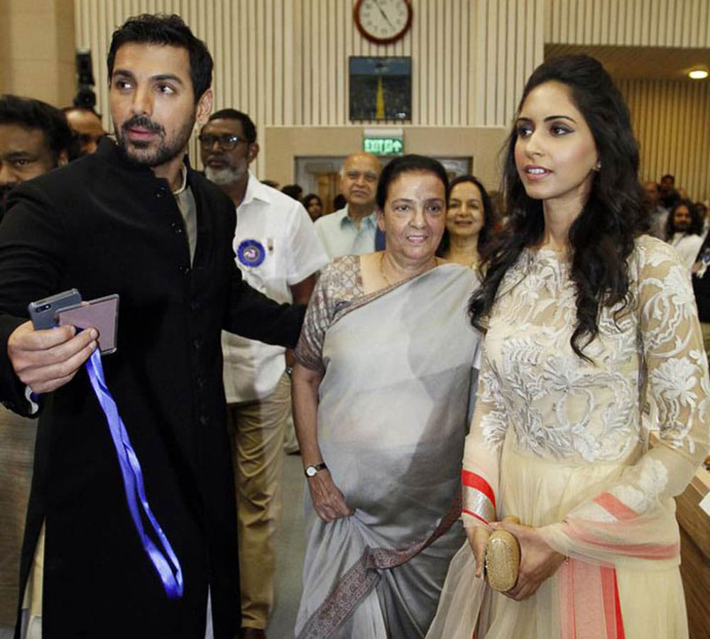 john abraham married to nri priya runchal during he was dating bipasha basu
