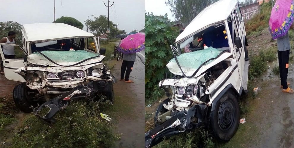 road accident : Mini truck and car collision, death of six