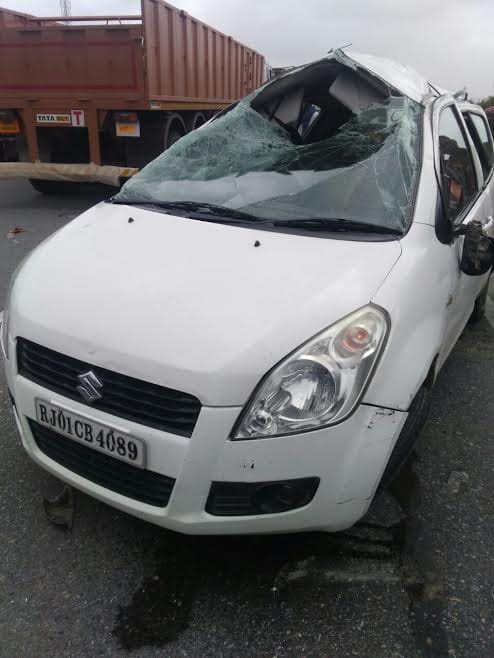 road accident in ajmer, one die two injured