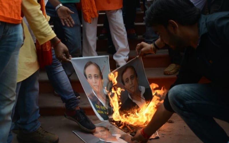 fir against azam khan in hazratganj police station