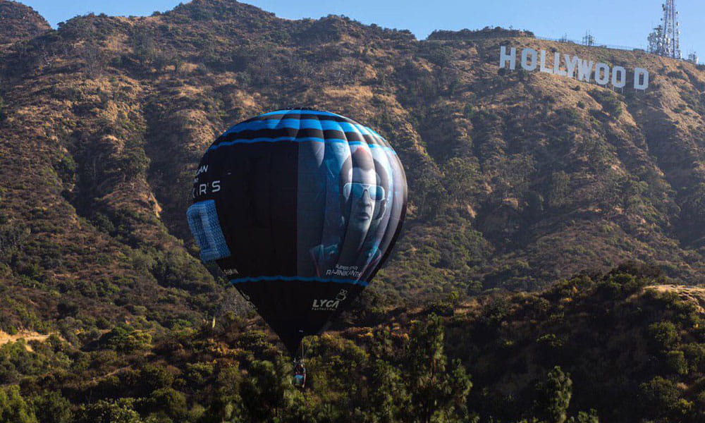 100 feet hot air ballon flies for rajinikanth and akshay kumar film 2.0 promotion 