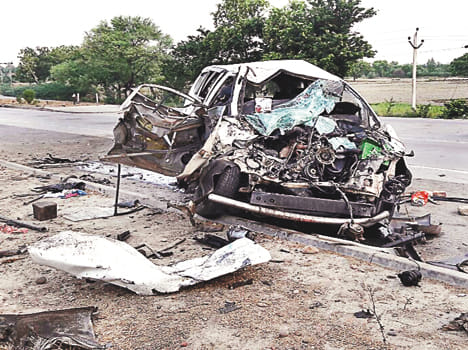 Five killed in truck and inova on highway, five