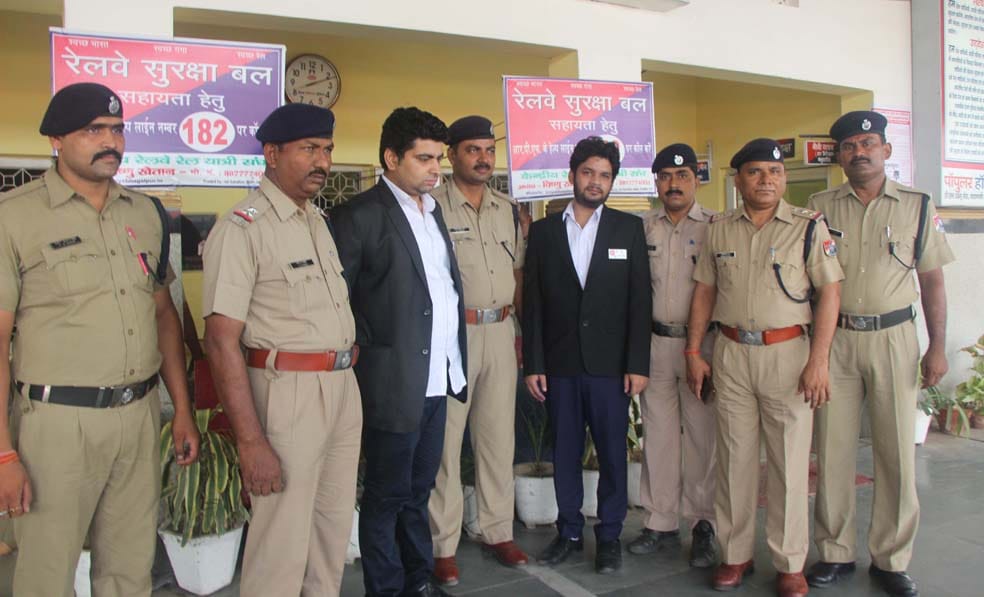 two false TTE arrested from varanasi manduadih railway station
