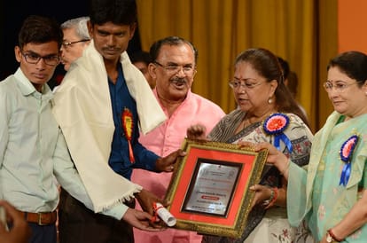 this cab driver donates his 5 bigha land to government school for playground 