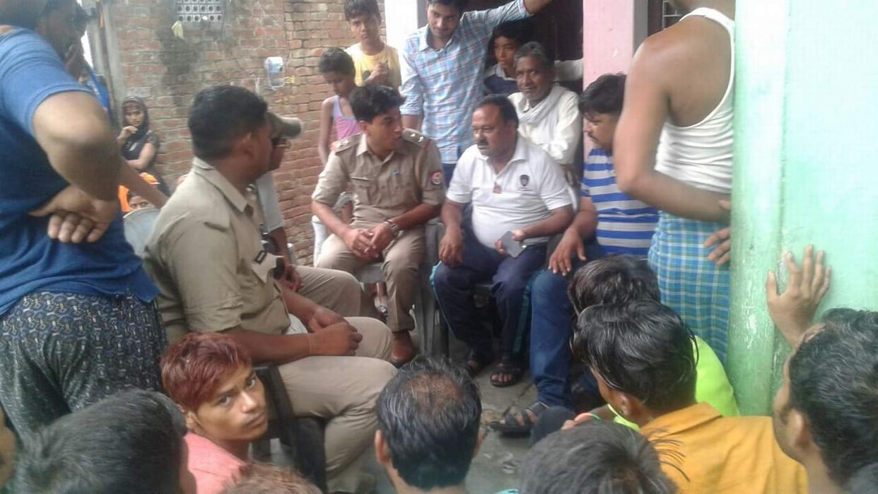बंद घर से लाखों की चोरी