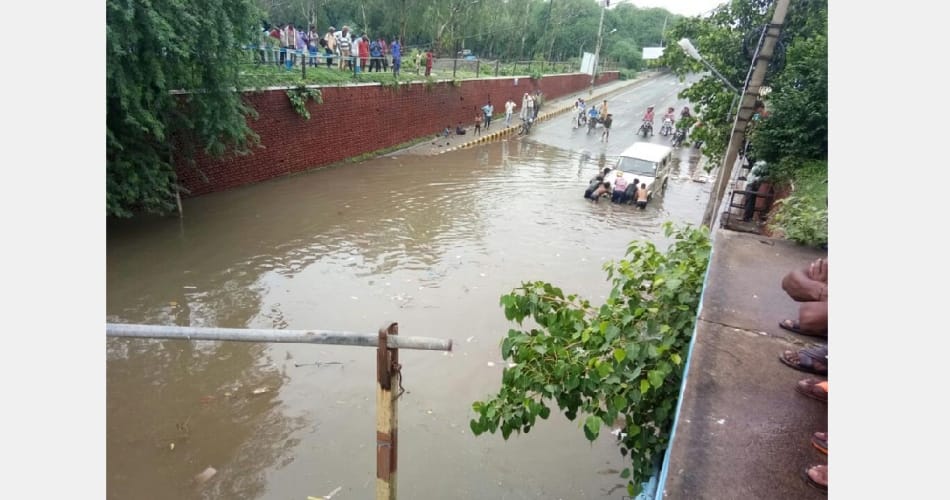 4 death in punjab due to heavy rain
