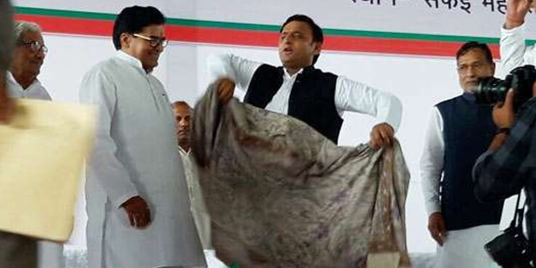 ram gopal yadav celebrates his birthday with akhilesh yadav