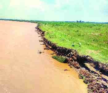 Suddenly increased water level of rapti, sand mining stopped
