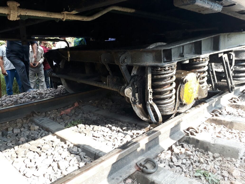 doon express derailed in faizabad