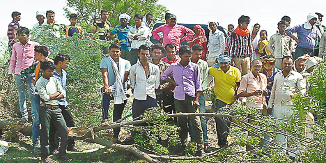 mother sons death in road accident at banda