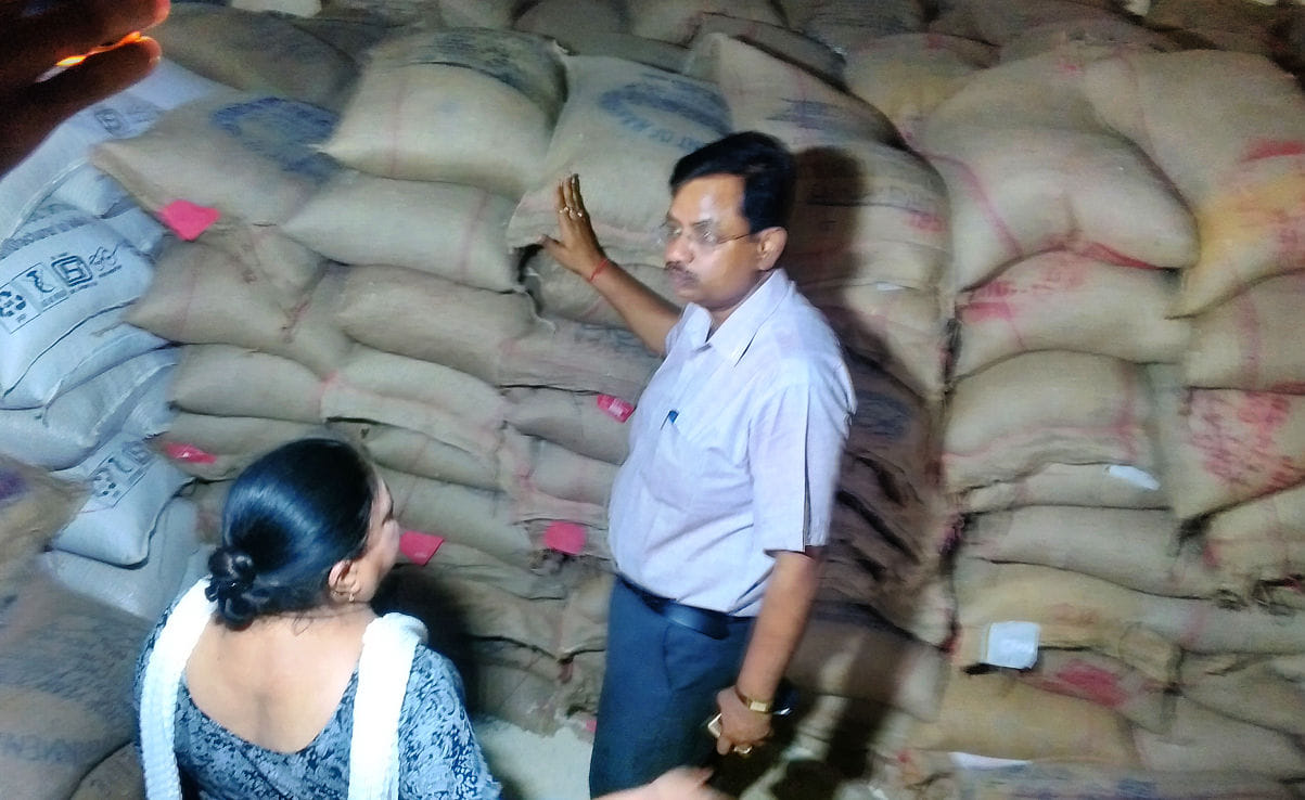 400 sacks of wheat collected from warehouse.