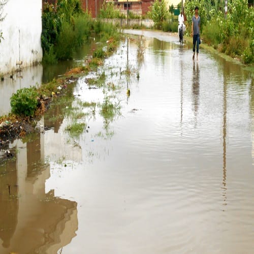 Crude houses collapsed after heavy rains, 11 babies including father son, see photos