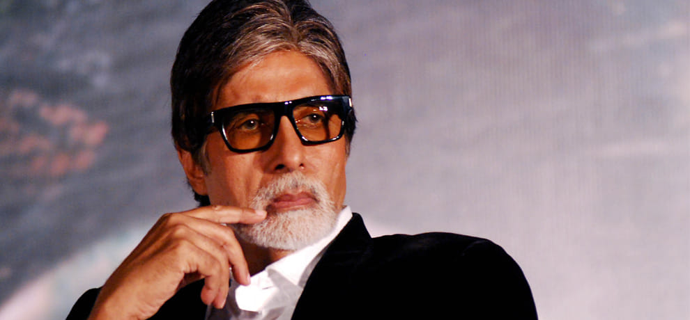 amitabh bachchan trolls for sends copyright infringement notice to dr kumar Vishwas 