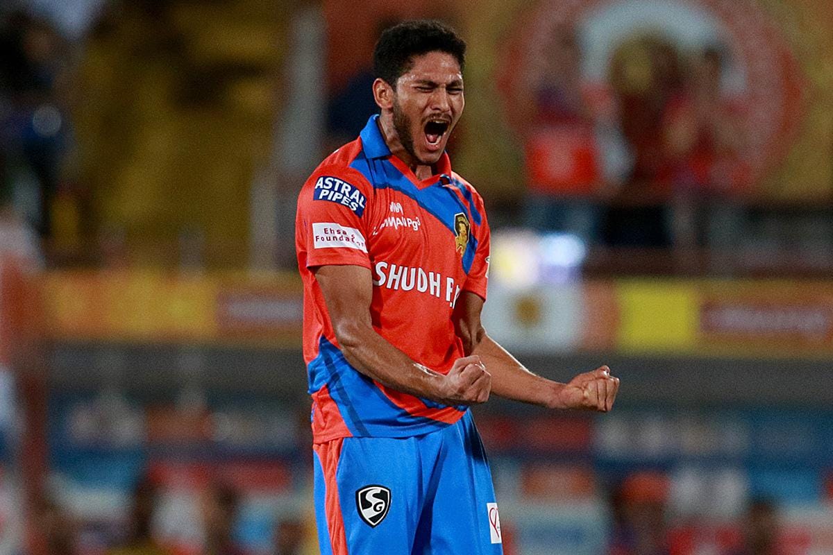 basil thampi Long time dream is to bowl when MS Dhoni is keeping