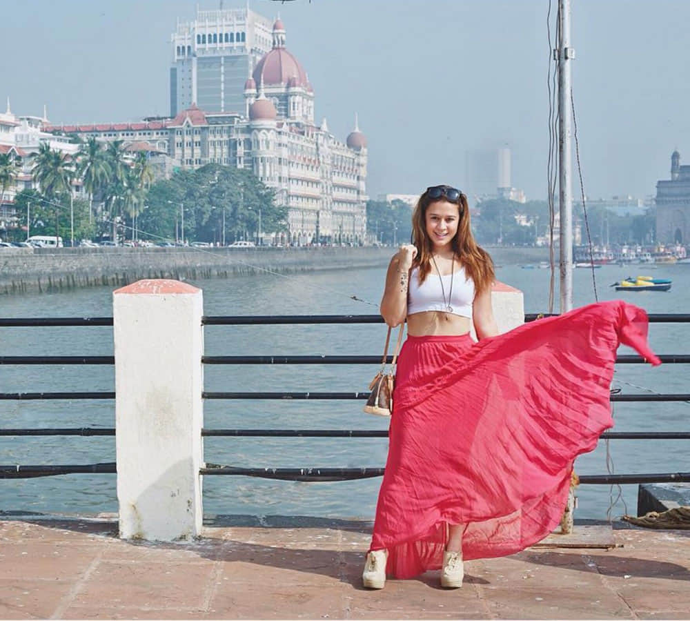 tiger shroff sister krishna shroff work in muuna michael got famous after sharing hot pics