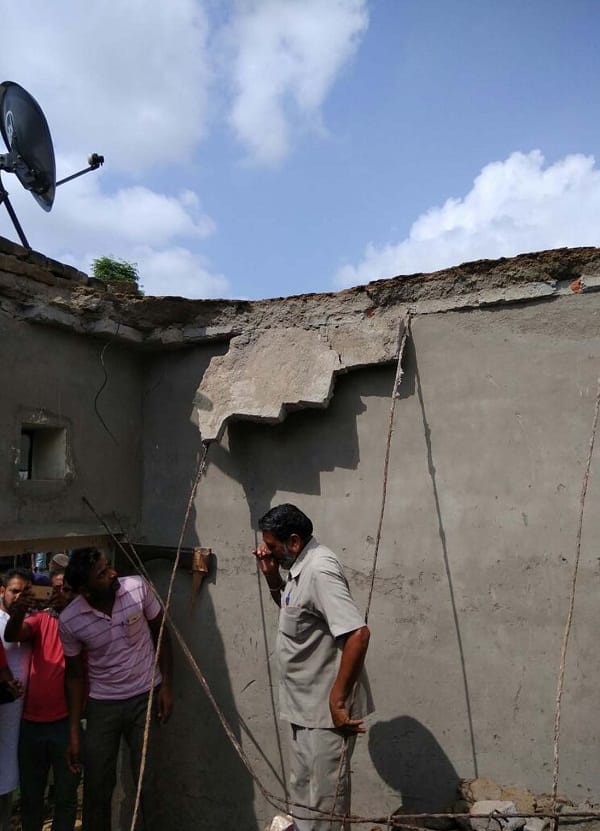 roof fall in ferozpur punjab, 2 death, many injured