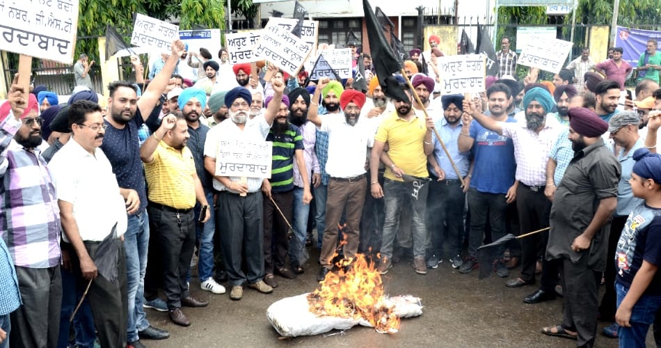 Shutdown called by all india traders, GST Effect