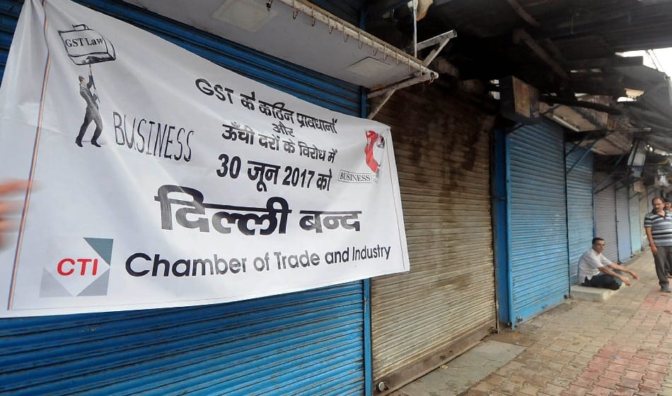 delhi clothes and furniture market closed in against of gst, bear lose upto 3 thousand crore
