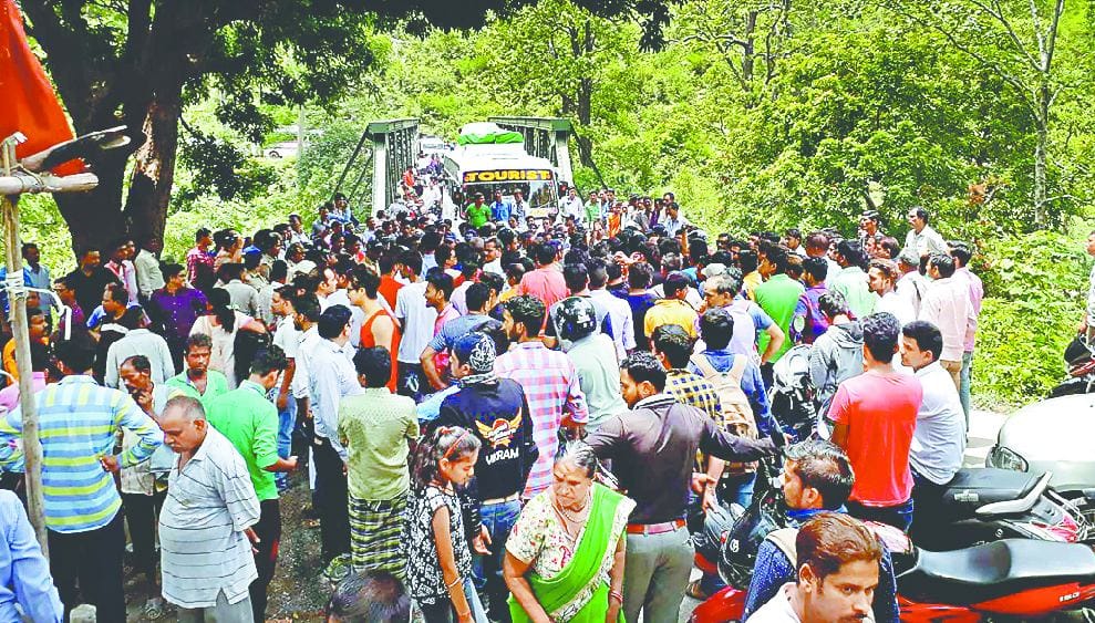 VHP and Bajrang Dal did badrinath Highway Jam