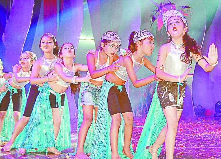 Presentation such as everyone dancing