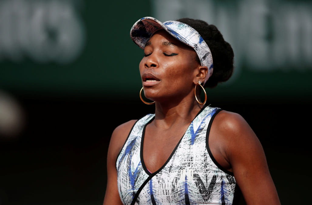 Venus Williams faces another defeat, Azarenka eases through