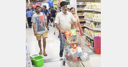 GST Effect, heavy rush at chandigarh elante mall, big bazar