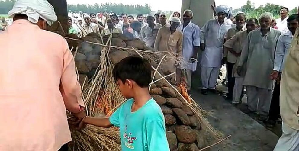 The funeral of Shahid Shahzor, who was in an impassable atmosphere, daughters great thing