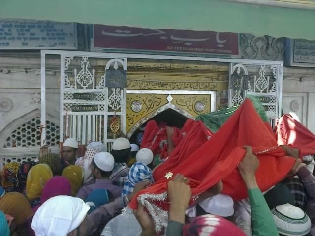 Open Jannati door in Urs, lakhs of Zaireen's ziarat