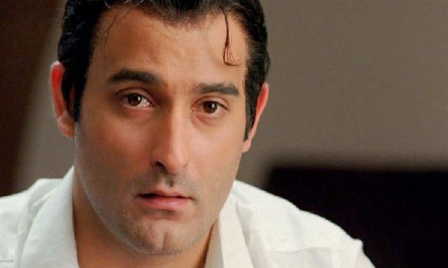 Akshaye Khanna get emotional while remembering his father vinod khanna
