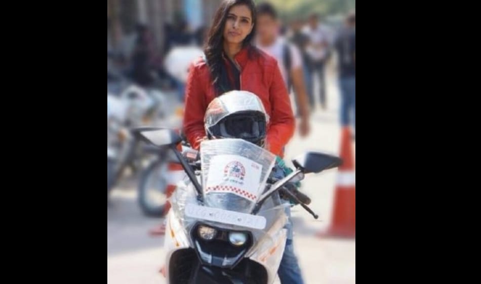 Biker girl neha tomar KTM RC 390 stolen at gun point in Noida 