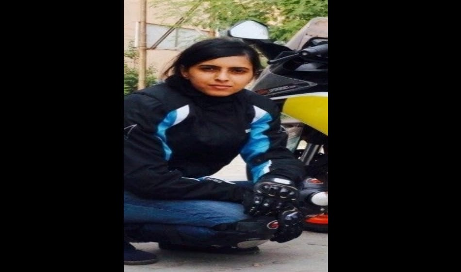 Biker girl neha tomar KTM RC 390 stolen at gun point in Noida 