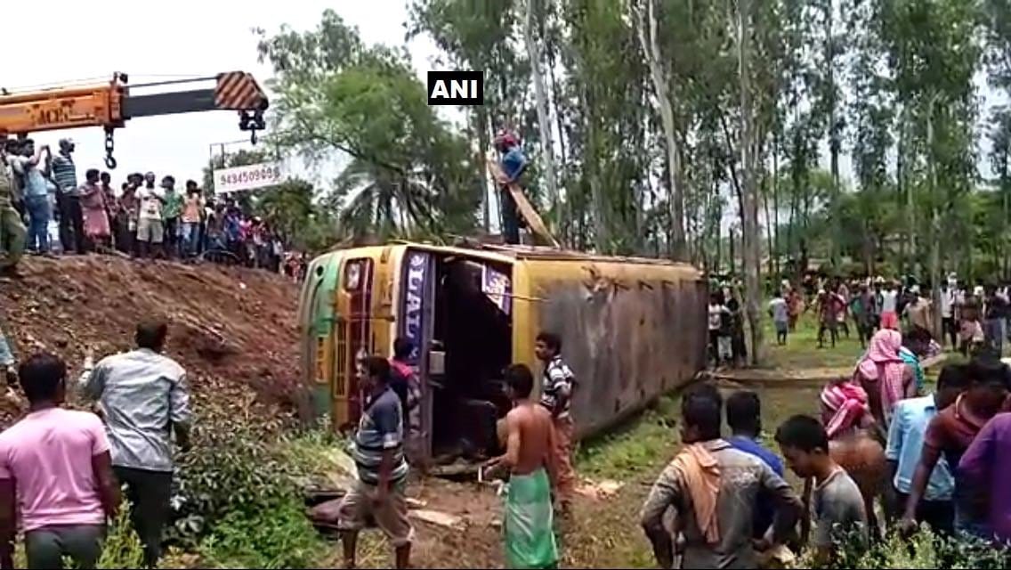 West Bengal: 2 people dead, 20 injured after a bus overturned on highway in West Midnapore