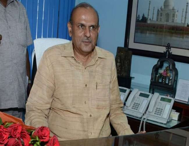 up chief secretary rajiv kumar will have to face many challenges in all departments 