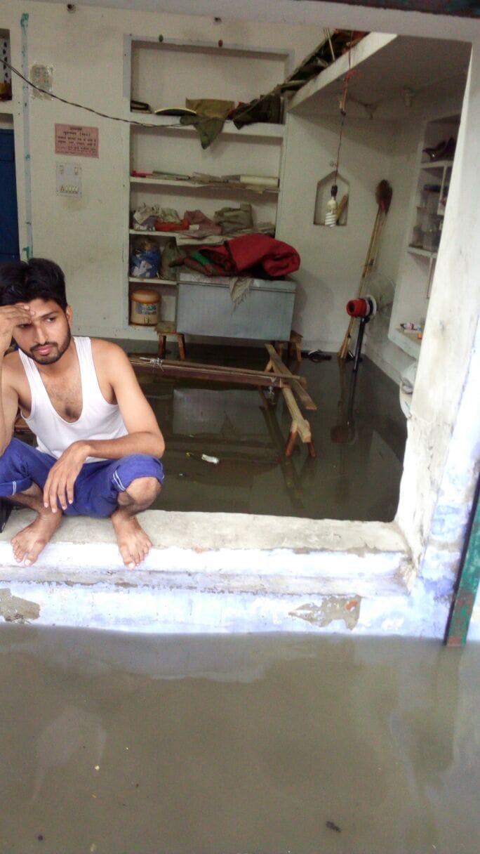 lucknow people suffered drainage system proble after frist rain