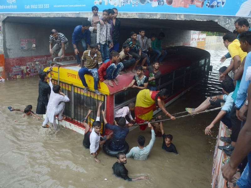  condition of Lucknow after heavy rain.